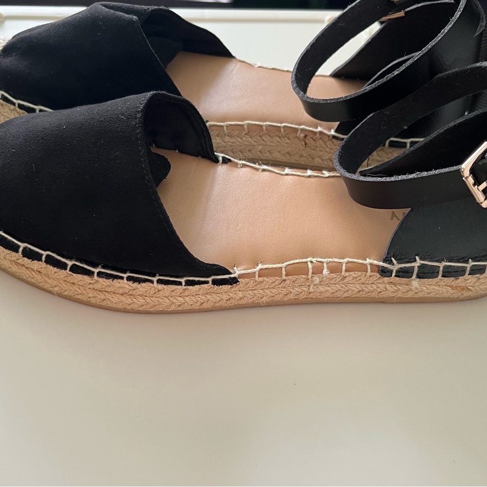 Sandals ❤️ - Picture 2 of 4
